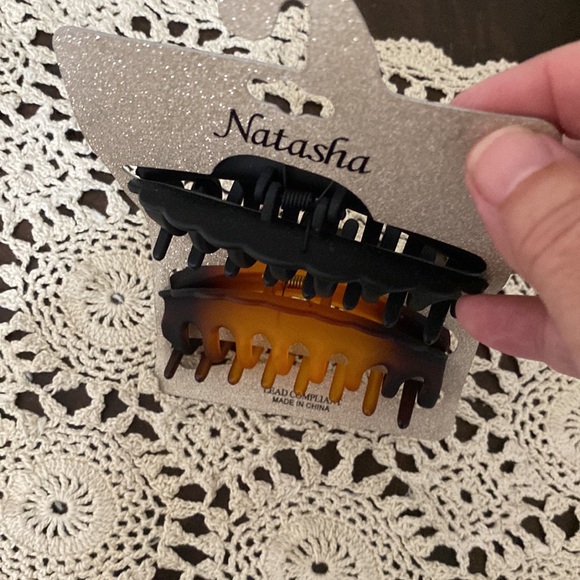 Natasha 2piece Large Hair Clips Black and Tortoise Shell - Picture 5 of 7